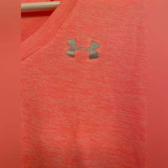 Under Armor, heat gear T-Shirt/ color: neon orange, size large - Picture 3 of 5
